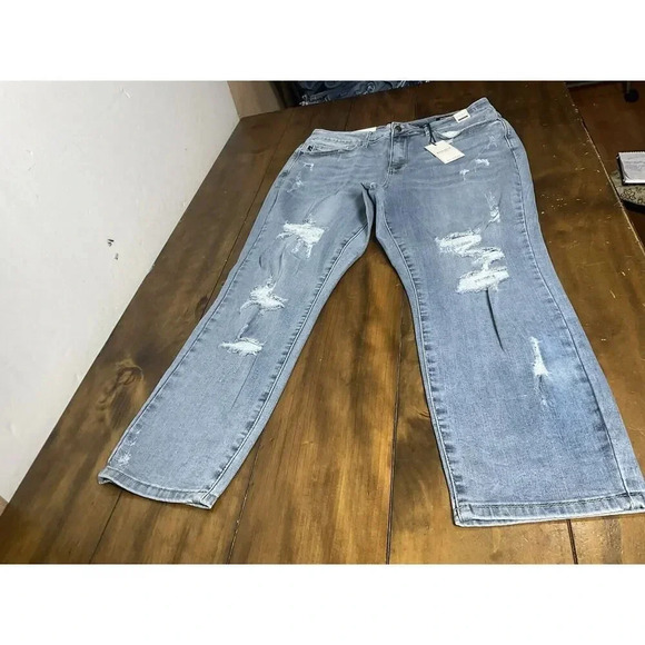 Judy Blue Boyfriend Fit Distressed Light Wash Jeans Size 16W JB82281 JS MD - Picture 1 of 12
